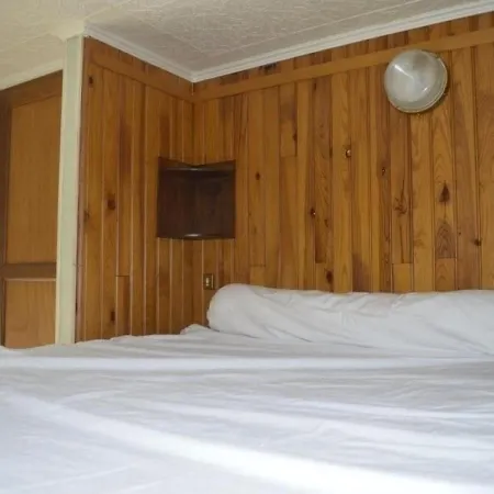 Cap D'agde, 1 Piece, 3 Personnes - Fr-1-249-301