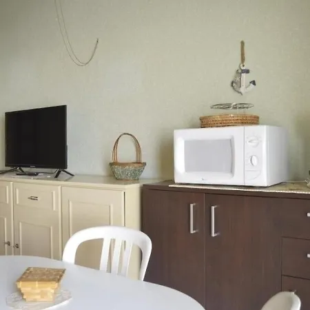 Cap D'agde, 1 Piece, 3 Personnes - Fr-1-249-301 Daire Agde